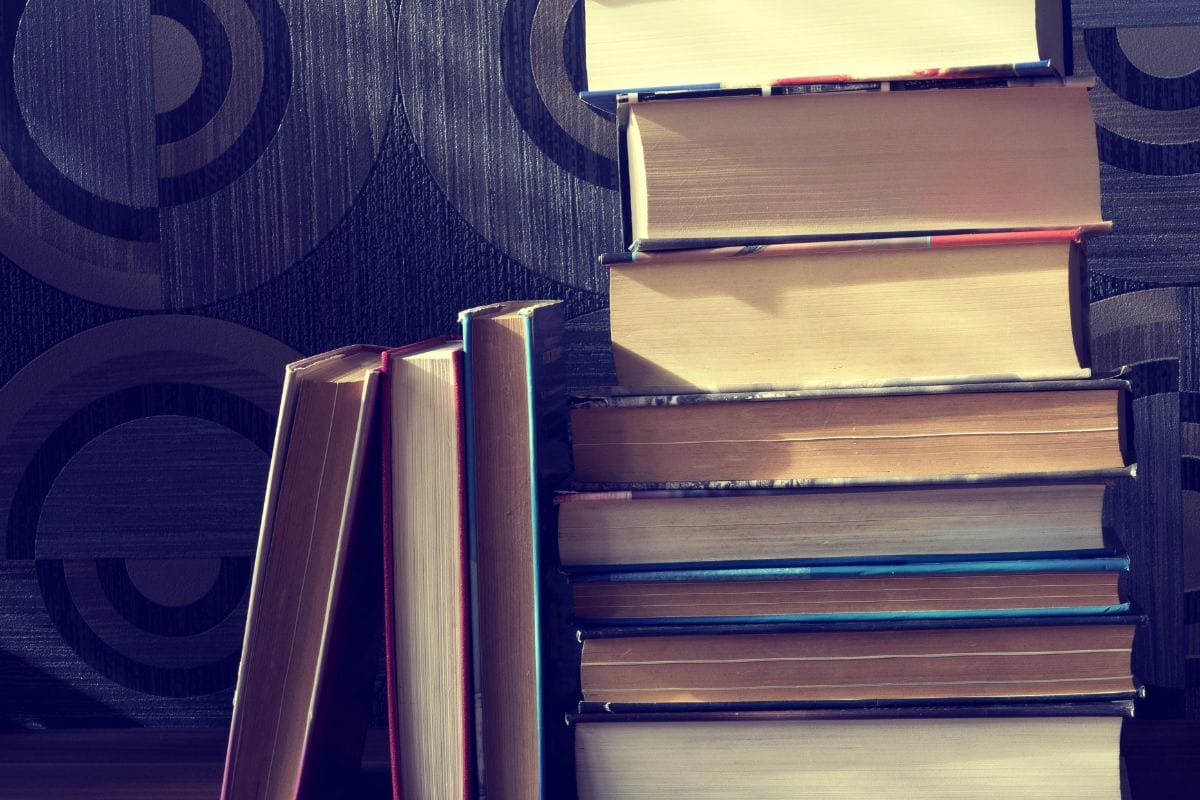 Top 8 Best Executive Coaching Books (Must Read Essentials)