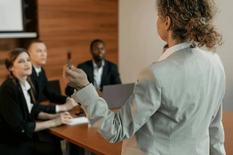 Systemic Team Coaching Guide: A New Approach to Team Success